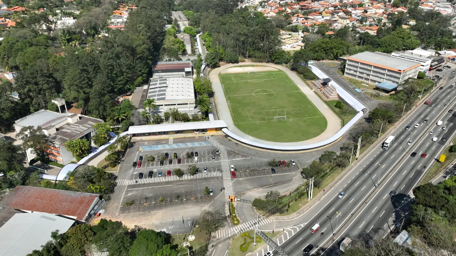 Unidade Granja Vianna: vista aérea do campus